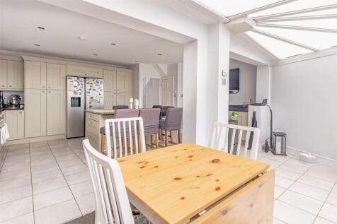 9 Hillcrest Way (4).jpg