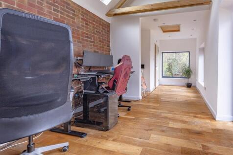 9 Hillcrest Way (11).jpg