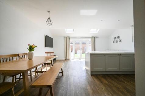 Kitchen / Lounge / Family Room