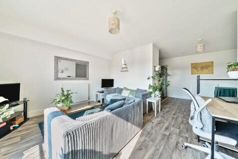 Living Room/ Dining Room