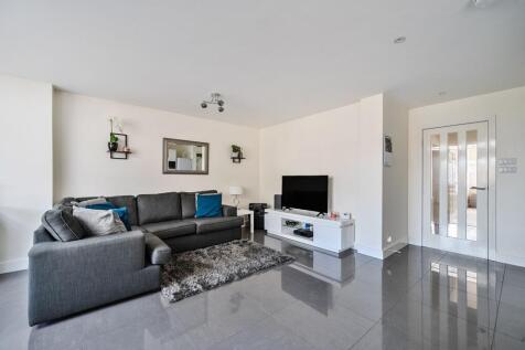 Living Room/ Dining Room/ Kitchen