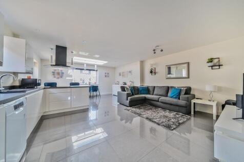 Living Room/ Dining Room/ Kitchen