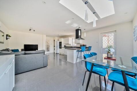 Living Room/ Dining Room/ Kitchen