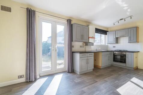 Kitchen/ Dining Room