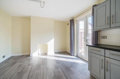 Kitchen/ Dining Room