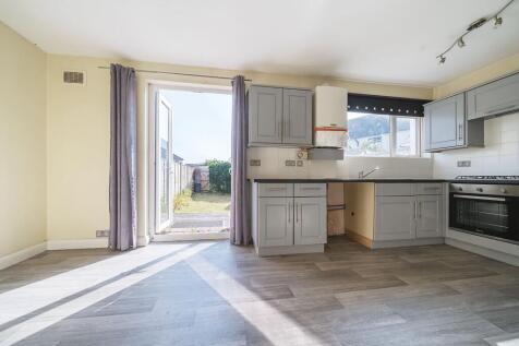 Kitchen/ Dining Room