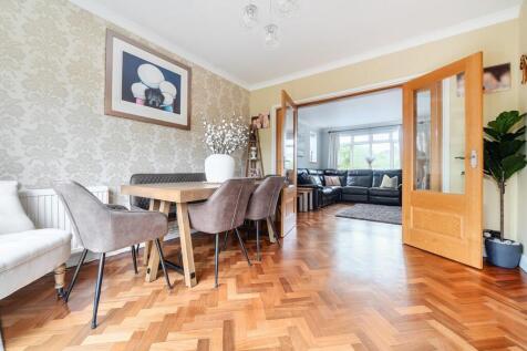 Kitchen/ Dining Room