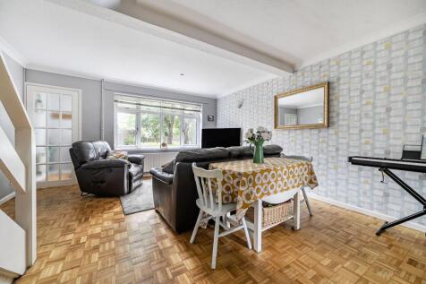 Living Room/ Dining Room