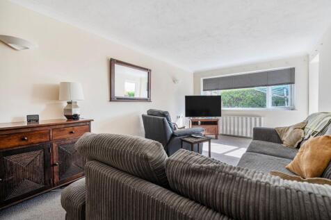 Living Room/ Dining Room