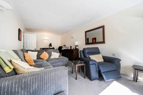 Living Room/ Dining Room