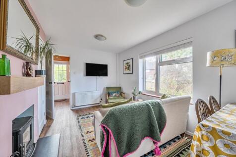 Living Room/ Dining Room