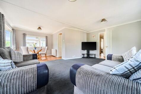 Living Room/ Dining Room