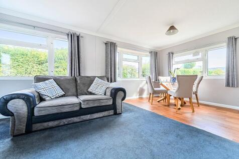 Living Room/ Dining Room