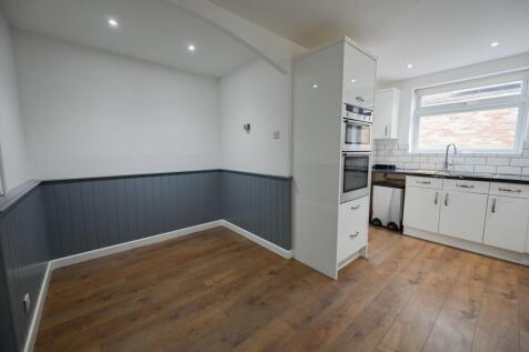 Kitchen / Breakfast Area