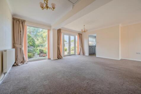 Living Room/ Dining Room