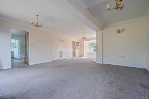 Living Room/ Dining Room