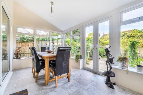 Kitchen/ Dining Room