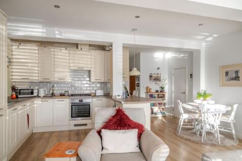 Open Plan Living/Dining/Kitchen