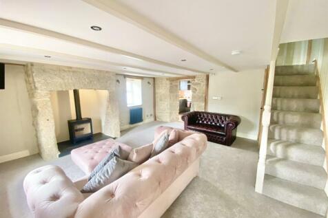 Lounge/ Dining Room