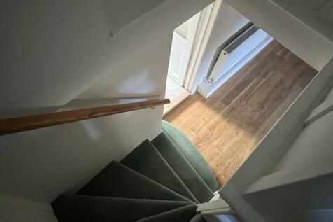 Landing &amp; Stairs