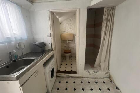 Utility Room (with Shower &amp; WC)