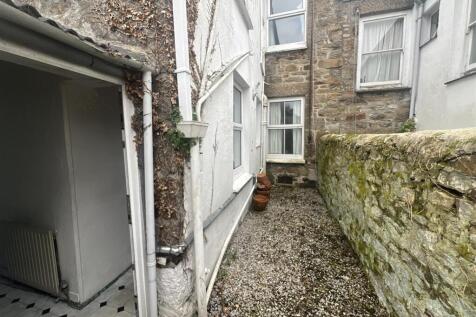 Courtyard &amp; Views