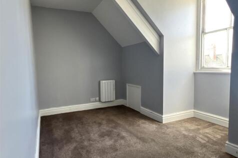 attic 2.jpg