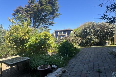 Garden, Land &amp; Views
