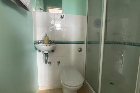 Bedroom 1 (en suite)