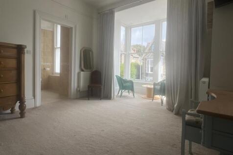 Bedroom 3 (Master)
