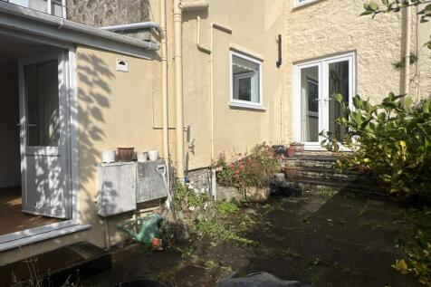 Rear courtyard