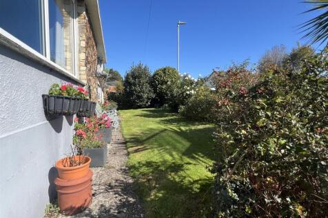 Gardens & Garage