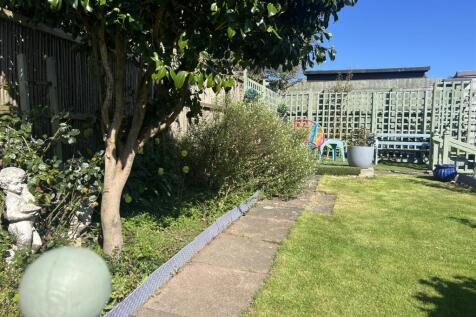 Gardens & Garage