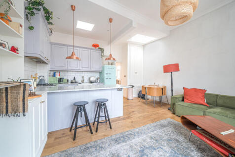 1370789-2-68f5f58...