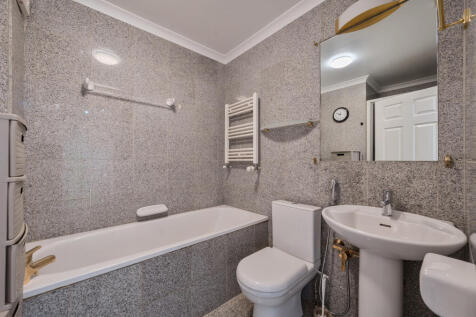 1373570-7-6907cca...