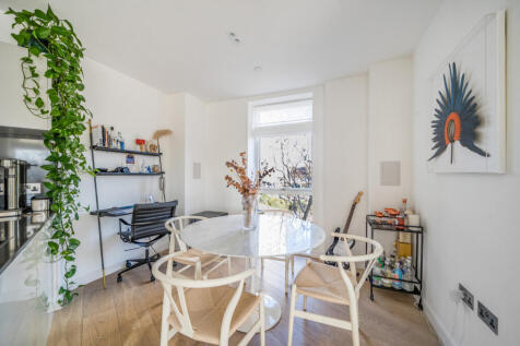 1383366-12-691eeb...