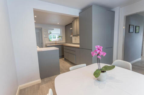 Kitchen Open Plan to Dining Area