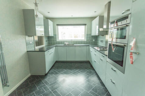 Re-fitted Kitchen/Breakfast Room