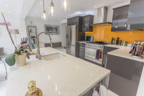 Kitchen with island