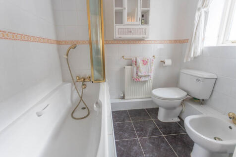 En-suite Bathroom