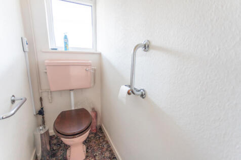 Cloakroom/Wc