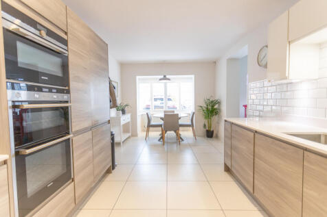 Kitchen /Breakfast Room