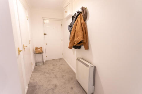 Private Entrance Hall