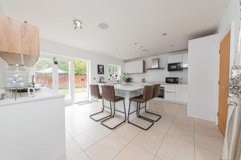 Re-fitted Kitchen/breakfast Room