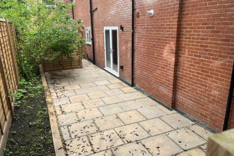 Enclose Private Patio Garden