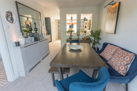 Dining Room Open Plan to Kitchen