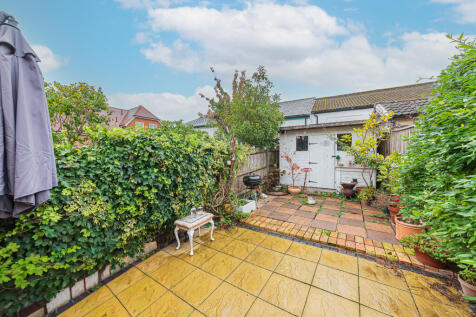 Rear Courtyard Garden