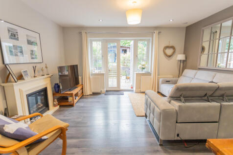 Living Room/Dining Room
