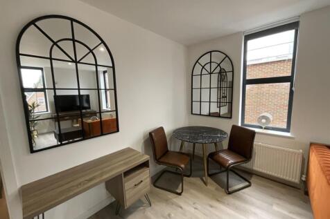 20901dd1 - dining...