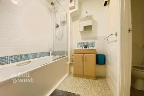 52ecaf36-Bath